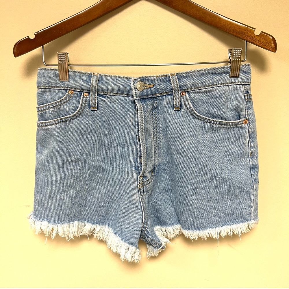 Michelle by Commune vintage shorts.  Size 28